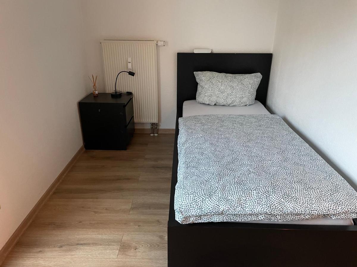 Ferienwohnung Mit 2 Zimmer, Kueche, Bad, In Sarrebruck Exterior foto